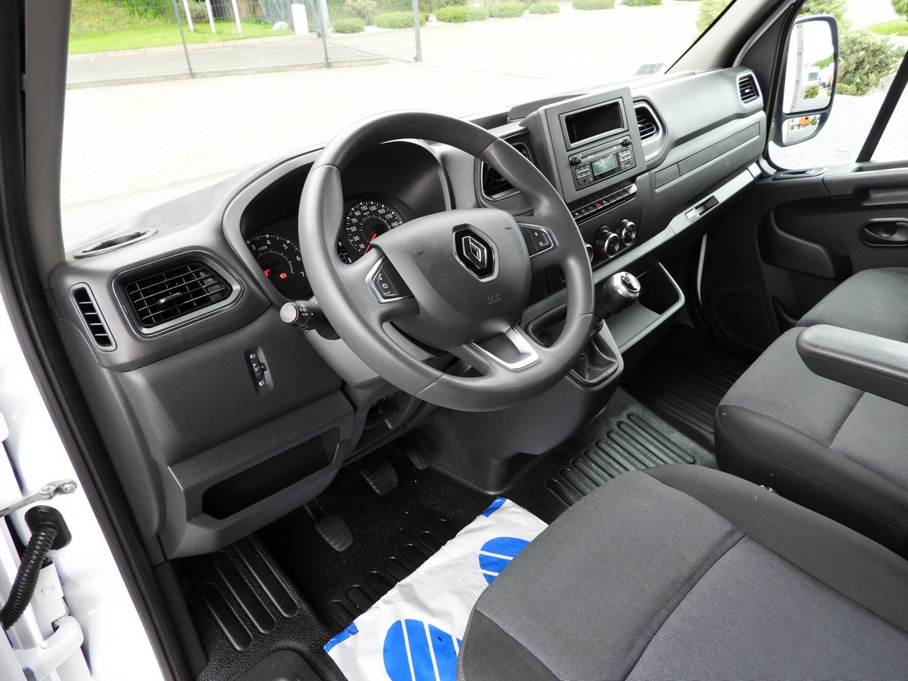 RENAULT MASTER TARPAULIN 10 PALLETS CRUISE CONTROL LED LIGHTS PNEUMATICS AIR CONDITIONING 165HP - Carrinha de lona: foto 2 RENAULT MASTER TARPAULIN 10 PALLETS CRUISE CONTROL LED LIGHTS PNEUMATICS AIR CONDITIONING 165HP - Carrinha de lona: foto 2