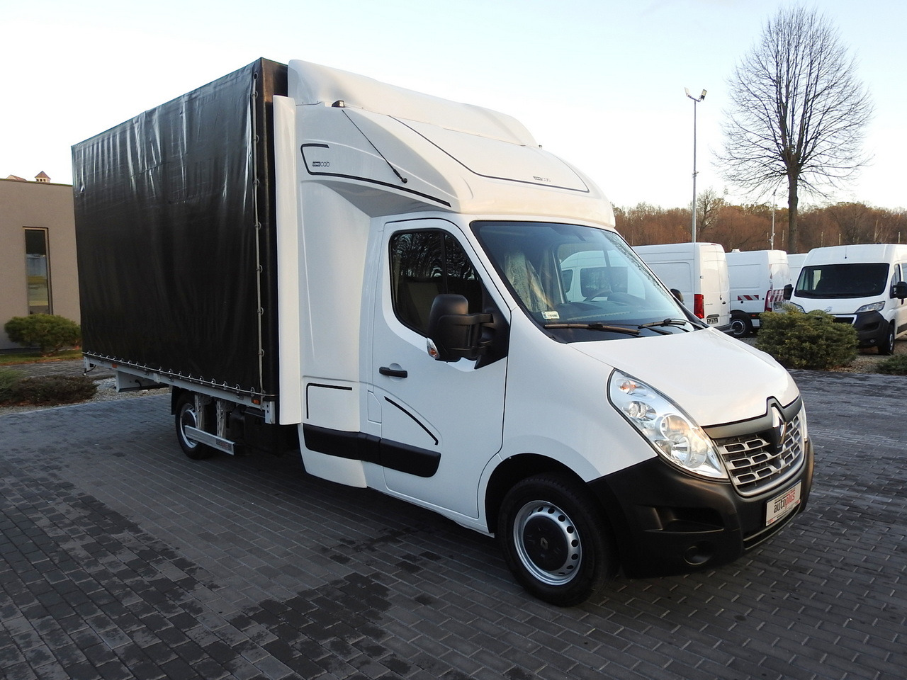 RENAULT MASTER TARPAULIN 10 PALLETS WEBASTO CRUISE CONTROL AIR CONDITIONING PNEUMATICS AUTOMATIC TRANSMISSION 170HP - Carrinha de lona: foto 4 RENAULT MASTER TARPAULIN 10 PALLETS WEBASTO CRUISE CONTROL AIR CONDITIONING PNEUMATICS AUTOMATIC TRANSMISSION 170HP - Carrinha de lona: foto 4