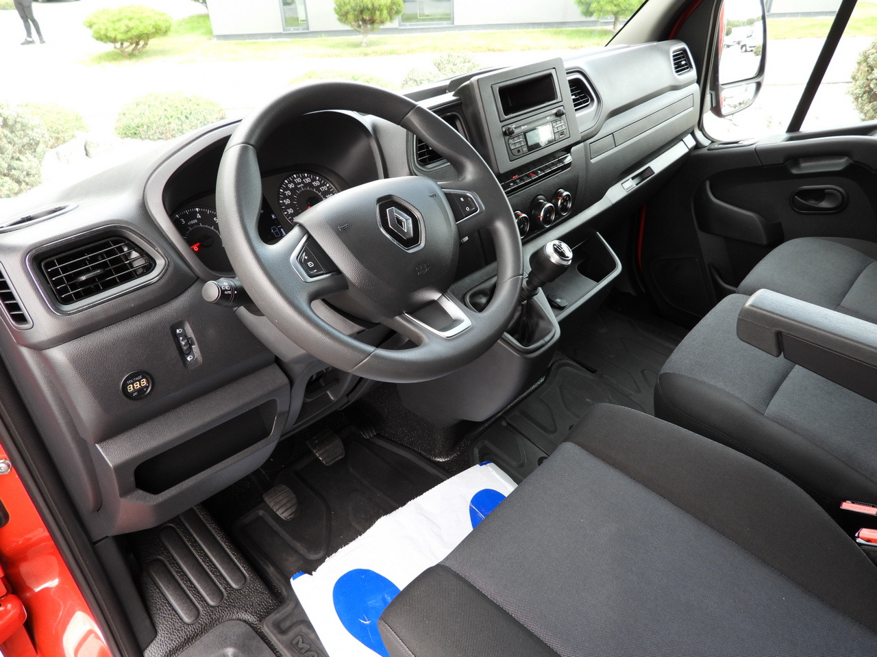 RENAULT MASTER TARPAULIN 10 PALLETS WEBASTO CRUISE CONTROL LED LIGHTS AIR CONDITIONING 165HP - Carrinha de lona: foto 2 RENAULT MASTER TARPAULIN 10 PALLETS WEBASTO CRUISE CONTROL LED LIGHTS AIR CONDITIONING 165HP - Carrinha de lona: foto 2