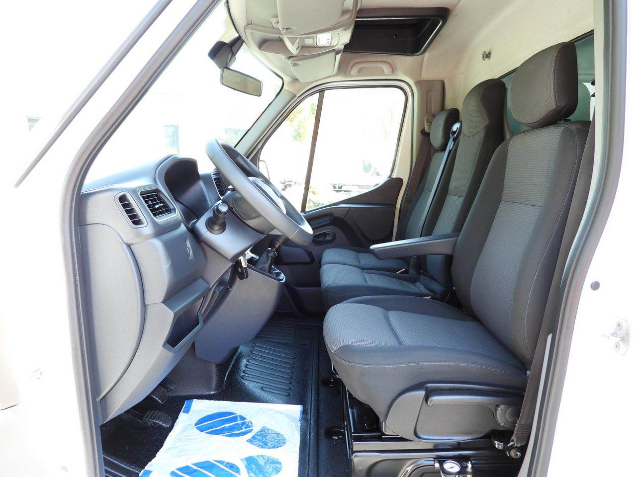 Carrinha de lona RENAULT MASTER  TARPAULIN 10 PALLETS WEBASTO CRUISE CONTROL LED LIGHTS PNEUMATICS AIR CONDITIONING  165HP: foto 29