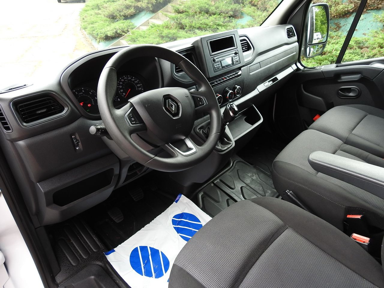 RENAULT MASTER TARPAULIN 10 PALLETS WEBASTO CRUISE CONTROL LED LIGHTS PNEUMATICS AIR CONDITIONING 165HP - Carrinha de lona: foto 2 RENAULT MASTER TARPAULIN 10 PALLETS WEBASTO CRUISE CONTROL LED LIGHTS PNEUMATICS AIR CONDITIONING 165HP - Carrinha de lona: foto 2