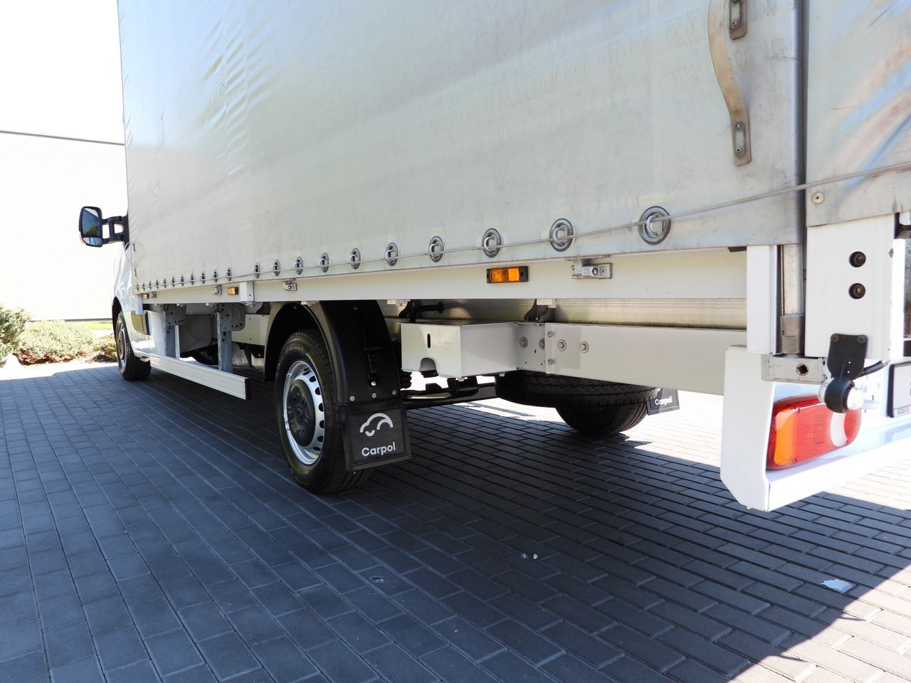 Carrinha de lona RENAULT MASTER  TARPAULIN 10 PALLETS WEBASTO CRUISE CONTROL LED LIGHTS PNEUMATICS AIR CONDITIONING  165HP: foto 17