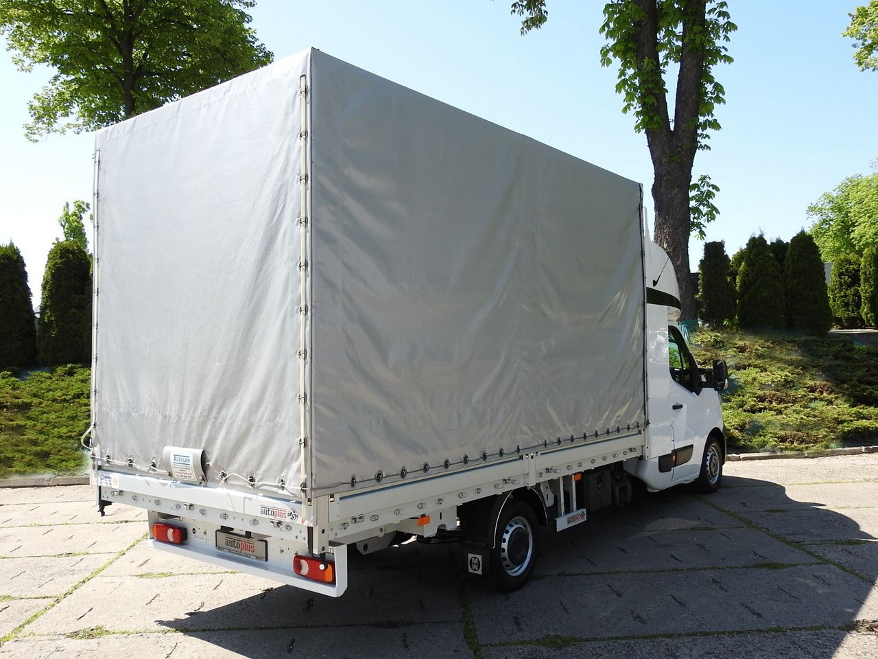 RENAULT MASTER TARPAULIN 8 PALLETS WEBASTO CRUISE CONTROL LED LIGHTS PNEUMATICS 165HP - Carrinha de lona: foto 3 RENAULT MASTER TARPAULIN 8 PALLETS WEBASTO CRUISE CONTROL LED LIGHTS PNEUMATICS 165HP - Carrinha de lona: foto 3