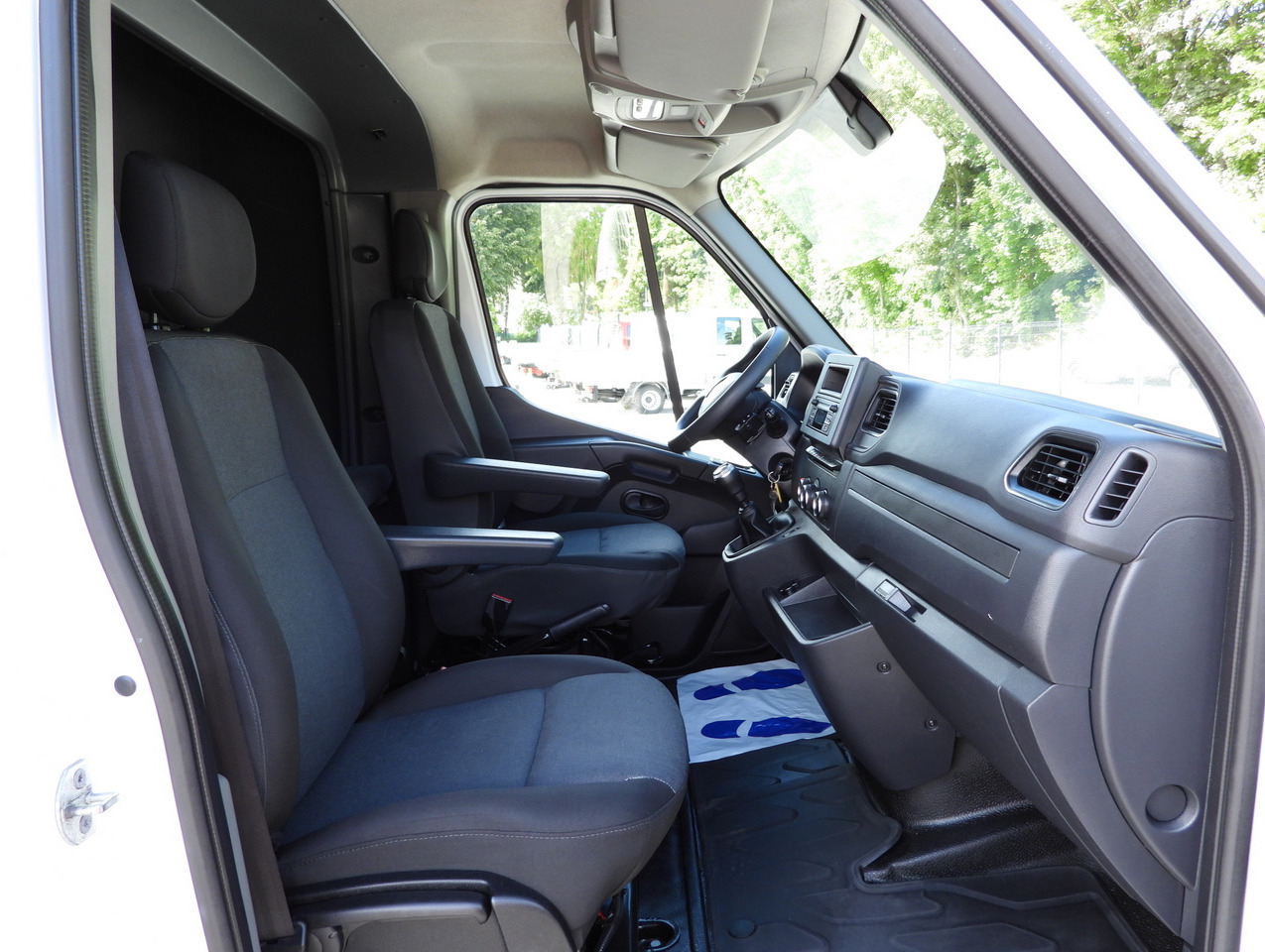 Carrinha de lona RENAULT MASTER TARPAULIN 8 PALLETS WEBASTO CRUISE CONTROL LED LIGHTS PNEUMATICS AIR CONDITIONING  165HP: foto 37