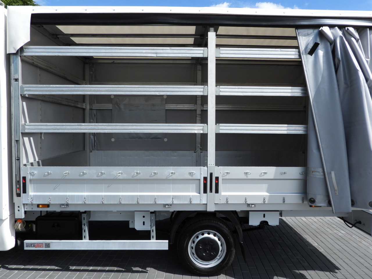 Carrinha de lona RENAULT MASTER TARPAULIN 8 PALLETS WEBASTO CRUISE CONTROL LED LIGHTS PNEUMATICS AIR CONDITIONING  165HP: foto 24