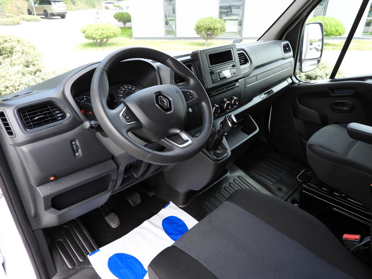 RENAULT MASTER TARPAULIN 8 PALLETS WEBASTO CRUISE CONTROL LED LIGHTS PNEUMATICS AIR CONDITIONING 165HP - Carrinha de lona: foto 2 RENAULT MASTER TARPAULIN 8 PALLETS WEBASTO CRUISE CONTROL LED LIGHTS PNEUMATICS AIR CONDITIONING 165HP - Carrinha de lona: foto 2