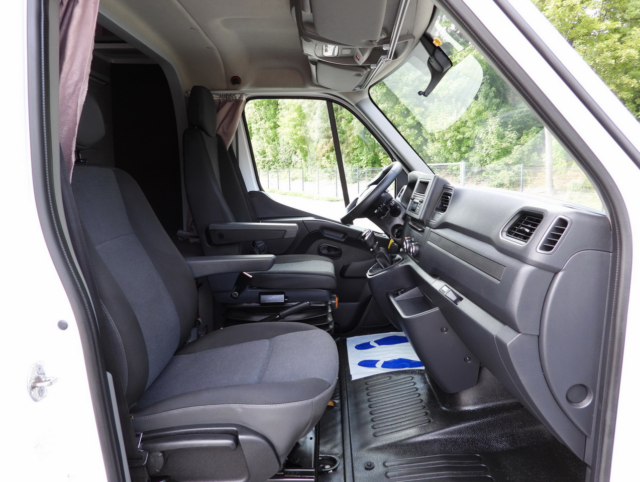 Carrinha de lona RENAULT MASTER TARPAULIN 8 PALLETS WEBASTO CRUISE CONTROL LED LIGHTS PNEUMATICS AIR CONDITIONING  165HP: foto 36