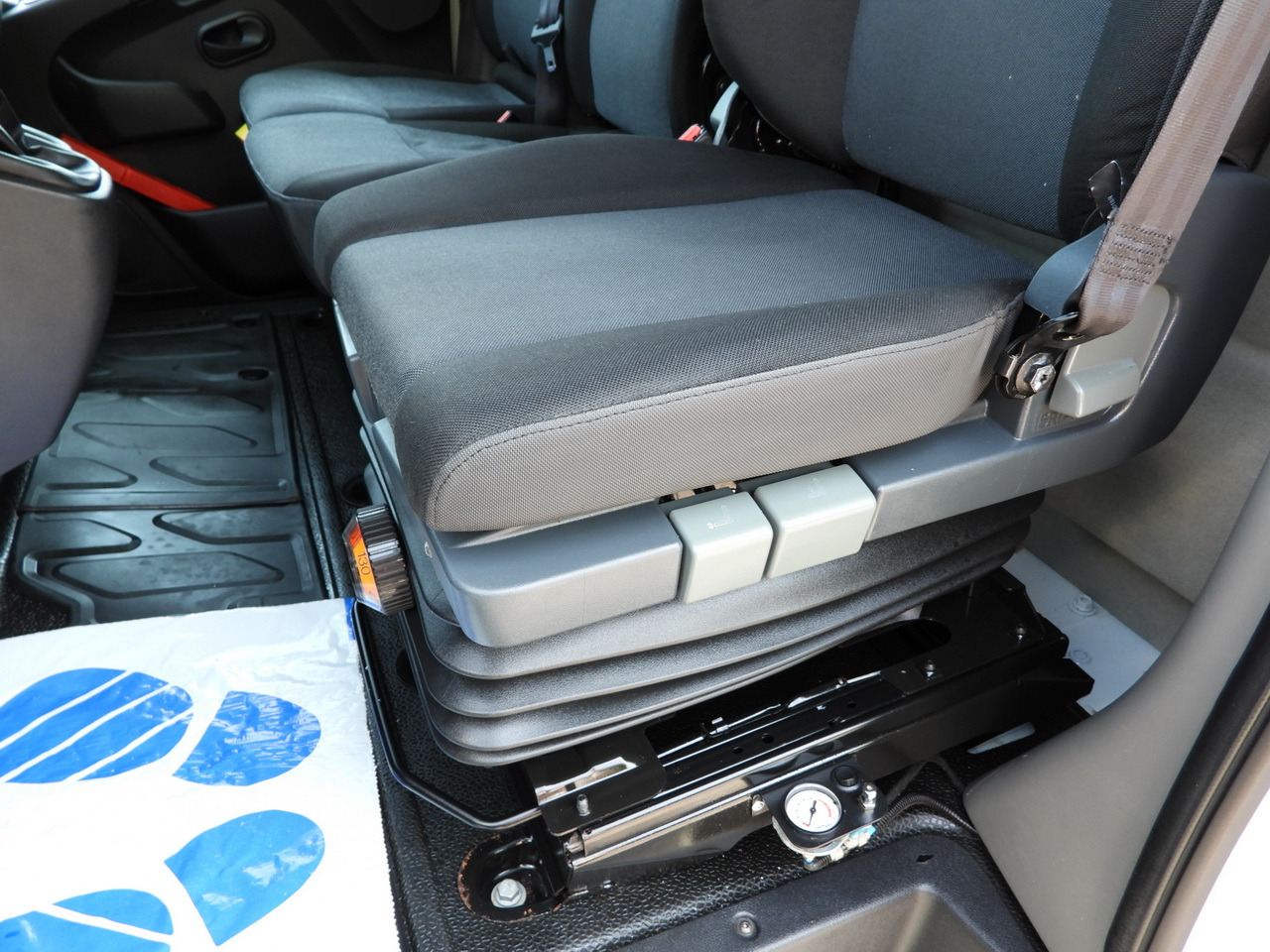 Carrinha de lona RENAULT MASTER  TARPAULIN LIFT 10 PALLETS WEBASTO CRUISE CONTROL LED LIGHTS PNEUMATICS AIR CONDITIONING  165HP: foto 30