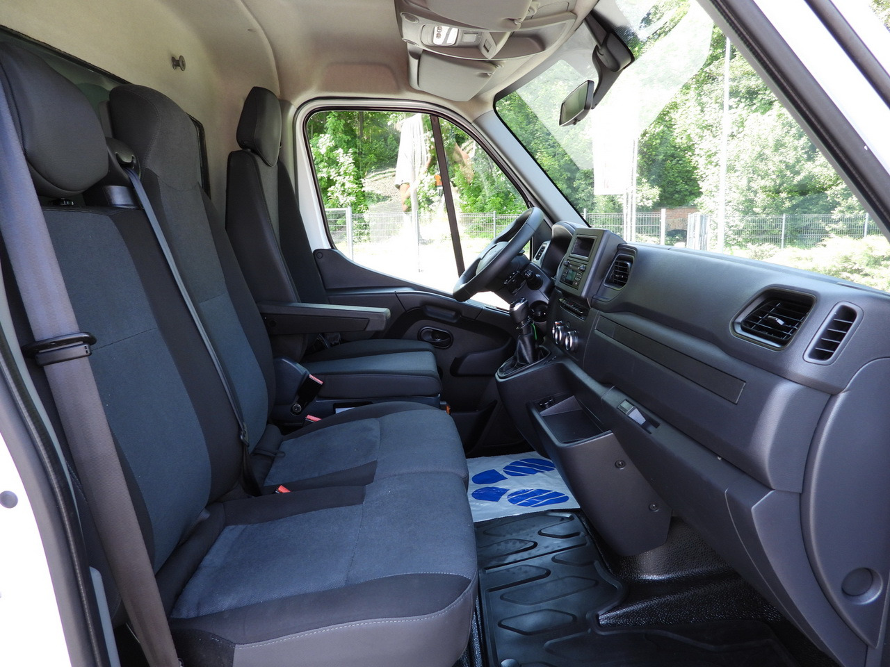 Carrinha de lona RENAULT MASTER  TARPAULIN LIFT 10 PALLETS WEBASTO CRUISE CONTROL LED LIGHTS PNEUMATICS AIR CONDITIONING  165HP: foto 37