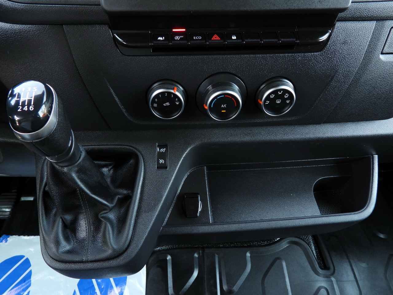 Carrinha de lona RENAULT MASTER  TARPAULIN LIFT 10 PALLETS WEBASTO CRUISE CONTROL LED LIGHTS PNEUMATICS AIR CONDITIONING  165HP: foto 35