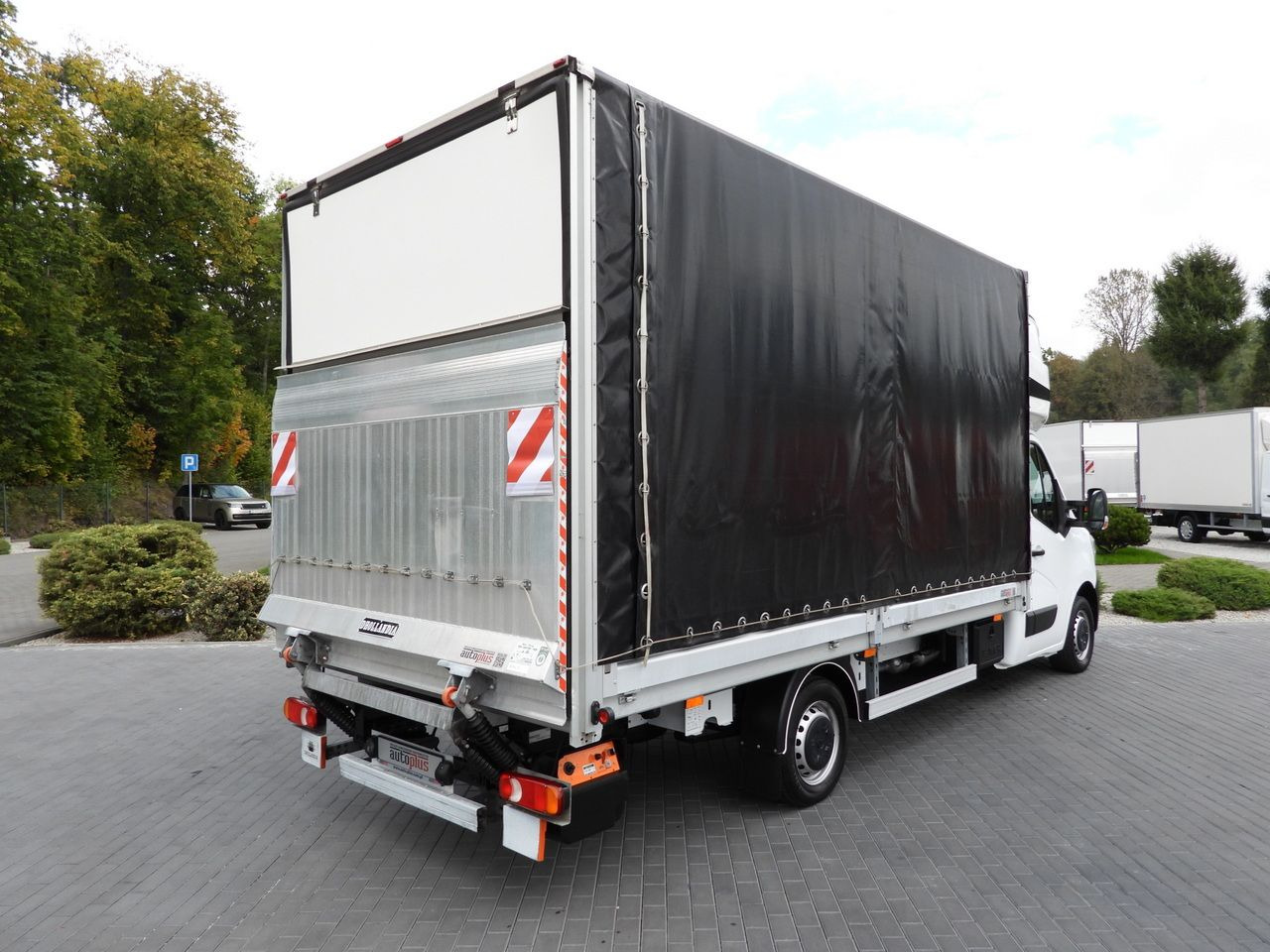 RENAULT MASTER TARPAULIN LIFT 9 PALLETS WEBASTO CRUISE CONTROL LED LIGHTS PNEUMATICS AIR CONDITIONING 165HP - Carrinha de lona: foto 3 RENAULT MASTER TARPAULIN LIFT 9 PALLETS WEBASTO CRUISE CONTROL LED LIGHTS PNEUMATICS AIR CONDITIONING 165HP - Carrinha de lona: foto 3