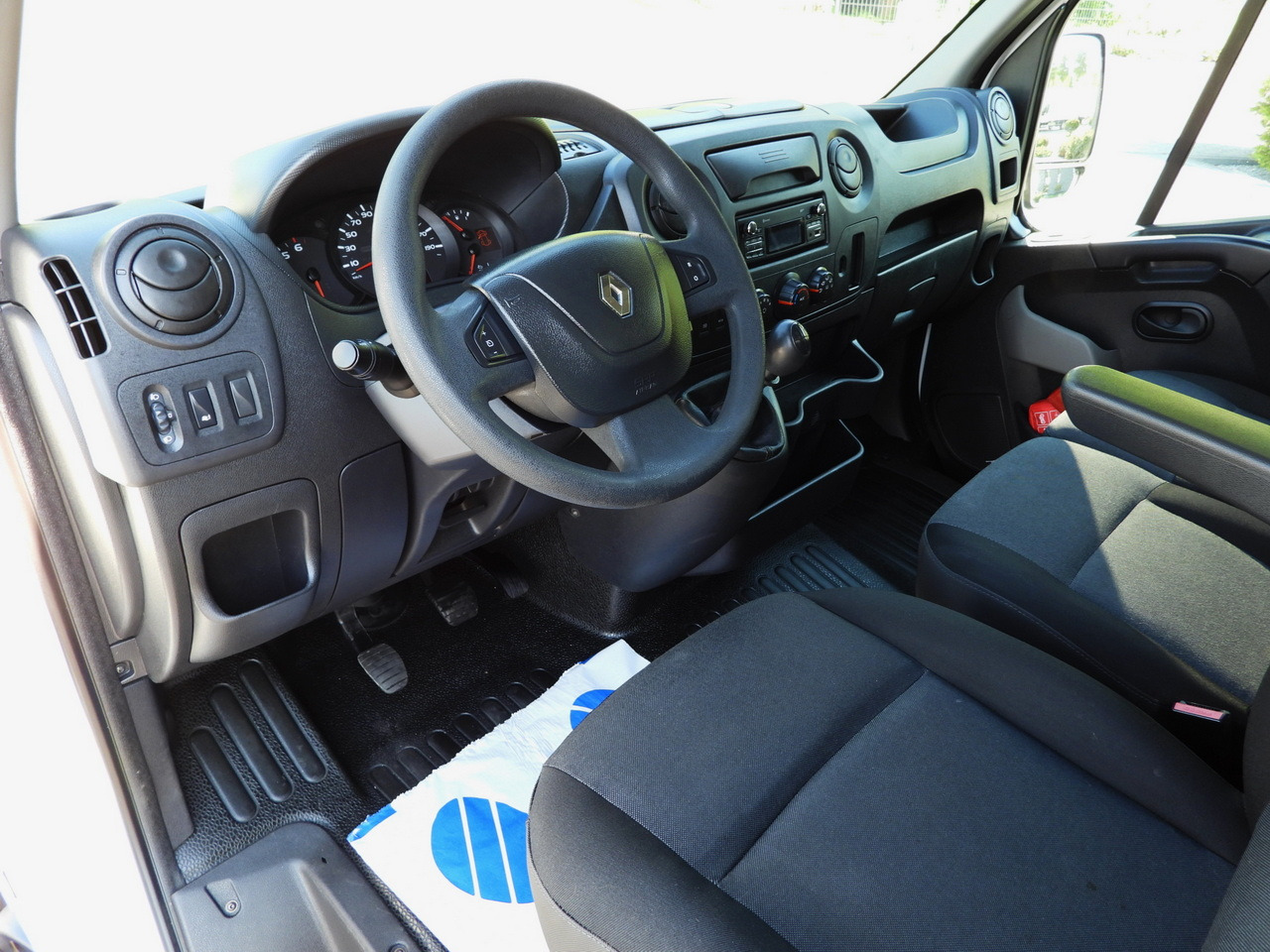 RENAULT MASTER TIPPER CRUISE CONTROL TWIN WHEELS AIR CONDITIONING 145HP - Carrinha basculante: foto 2 RENAULT MASTER TIPPER CRUISE CONTROL TWIN WHEELS AIR CONDITIONING 145HP - Carrinha basculante: foto 2