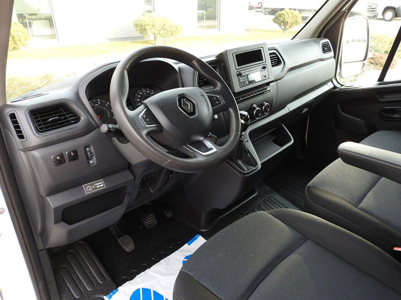Renault MASTER KASTENWAGEN DOPPELKABINE 7 SITZE TEMPOMAT - Furgão, Carrinha cabine dupla: foto 2 Renault MASTER KASTENWAGEN DOPPELKABINE 7 SITZE TEMPOMAT - Furgão, Carrinha cabine dupla: foto 2