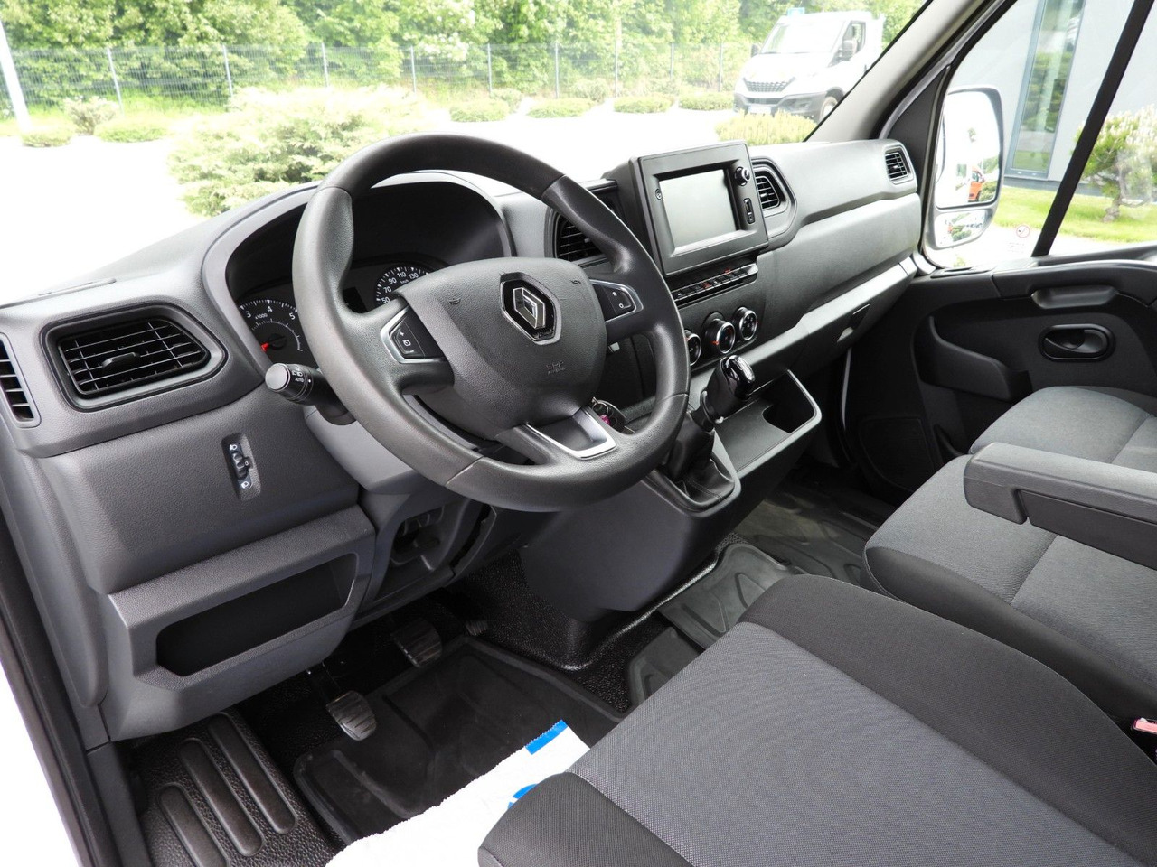 Renault MASTER KASTENWAGEN DOPPELKABINE 7 SITZE TEMPOMAT - Furgão, Carrinha cabine dupla: foto 2 Renault MASTER KASTENWAGEN DOPPELKABINE 7 SITZE TEMPOMAT - Furgão, Carrinha cabine dupla: foto 2