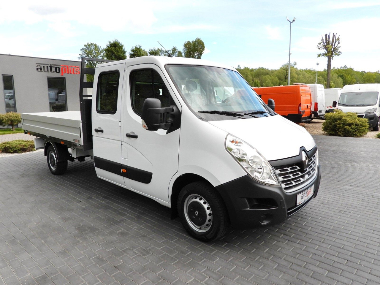 Renault MASTER PRITSCHE DOPPELKABINE DOKA 7 SITZE - Carrinha de caixa aberta, Carrinha cabine dupla: foto 4 Renault MASTER PRITSCHE DOPPELKABINE DOKA 7 SITZE - Carrinha de caixa aberta, Carrinha cabine dupla: foto 4
