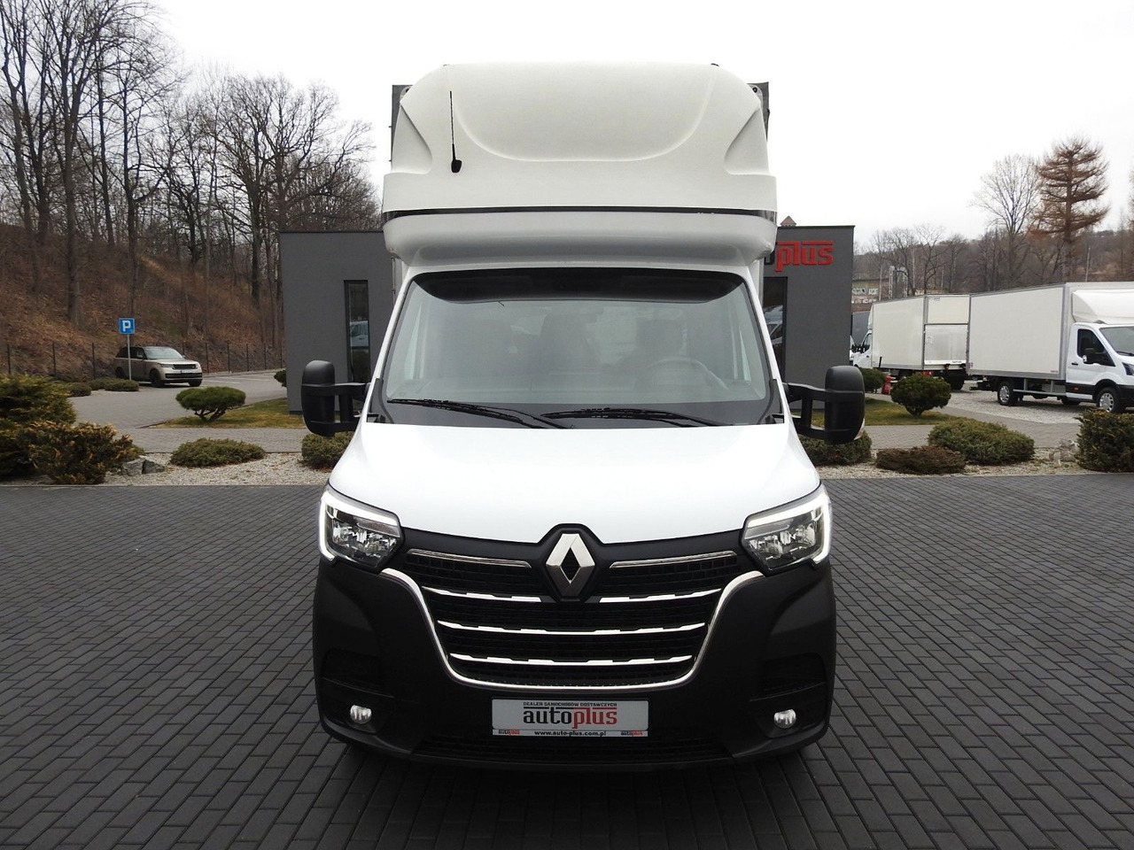 Renault MASTER PRITSCHE PLANE 10 PALETTEN WEBASTO A/C - Carrinha de lona: foto 5 Renault MASTER PRITSCHE PLANE 10 PALETTEN WEBASTO A/C - Carrinha de lona: foto 5