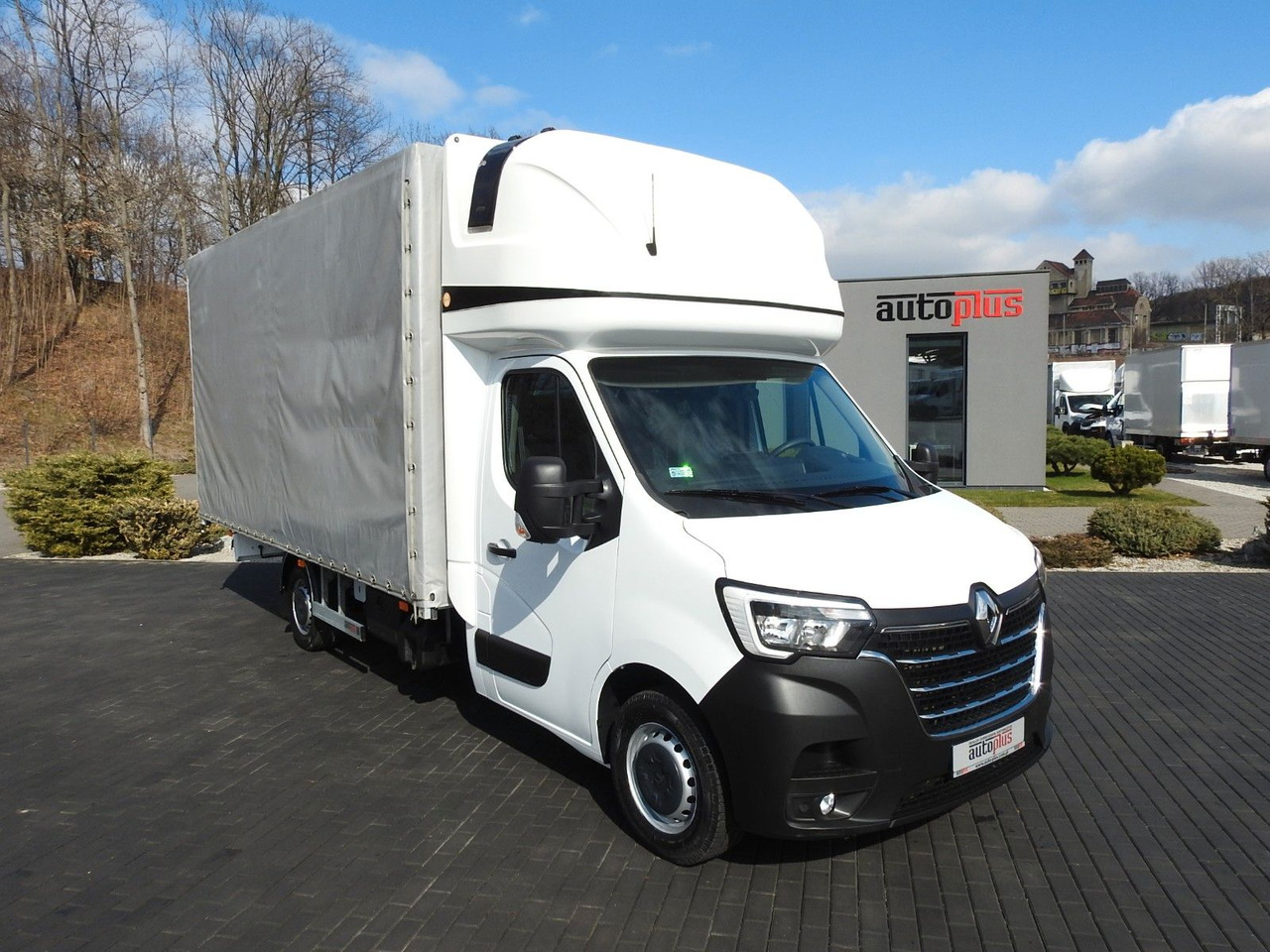 Renault MASTER PRITSCHE PLANE 10 PALETTEN WEBASTO - Carrinha de lona: foto 1 Renault MASTER PRITSCHE PLANE 10 PALETTEN WEBASTO - Carrinha de lona: foto 1