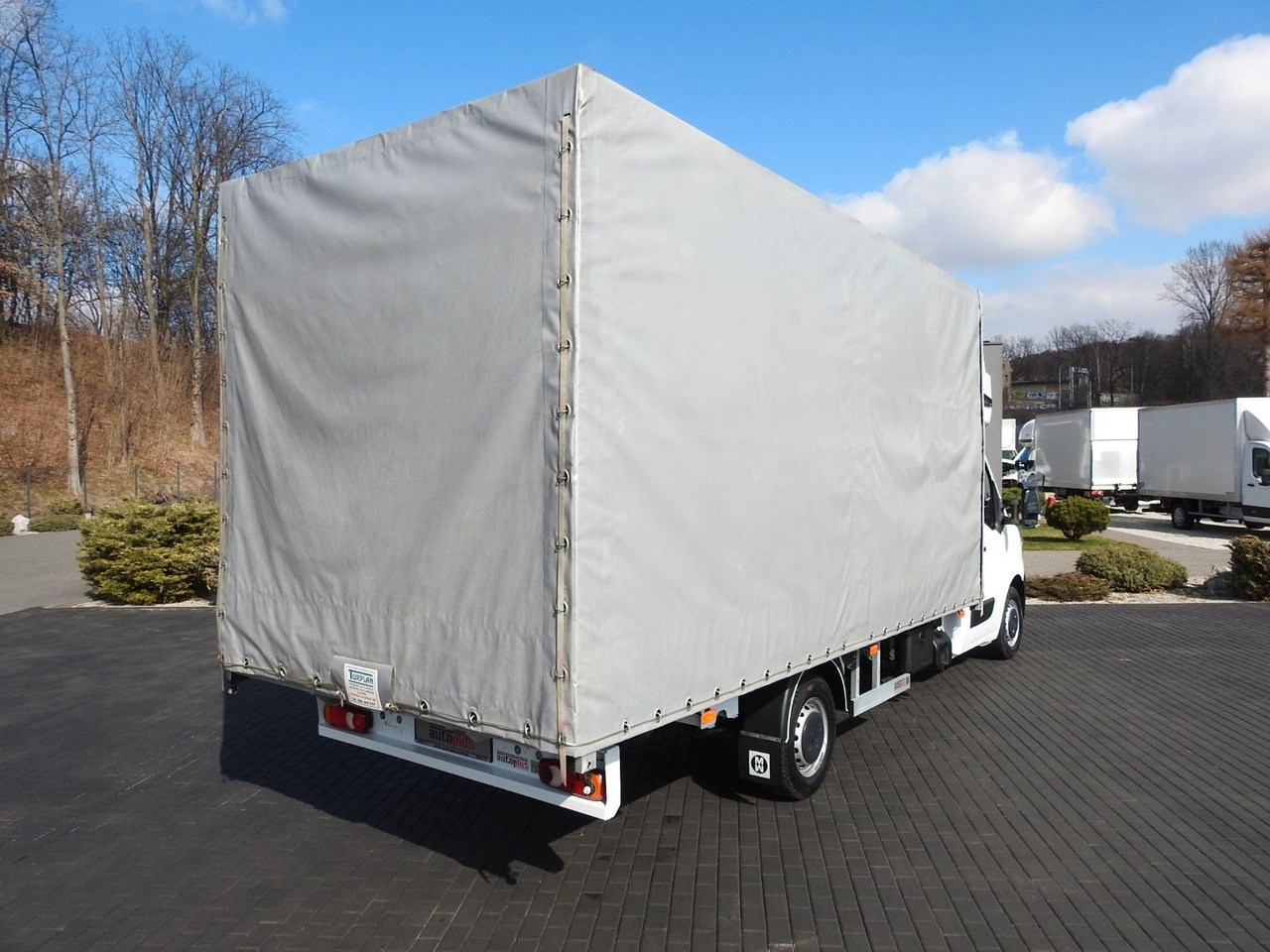 Renault MASTER PRITSCHE PLANE 10 PALETTEN WEBASTO - Carrinha de lona: foto 3 Renault MASTER PRITSCHE PLANE 10 PALETTEN WEBASTO - Carrinha de lona: foto 3