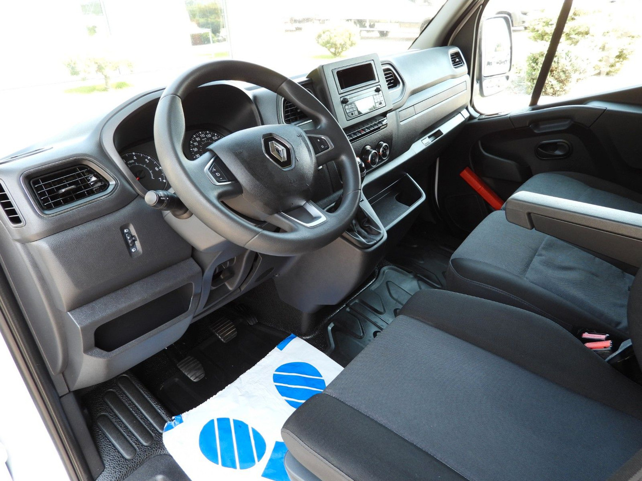 Renault MASTER PRITSCHE PLANE AUFZUG 10 PALETTEN WEBAST - Carrinha de lona: foto 2 Renault MASTER PRITSCHE PLANE AUFZUG 10 PALETTEN WEBAST - Carrinha de lona: foto 2