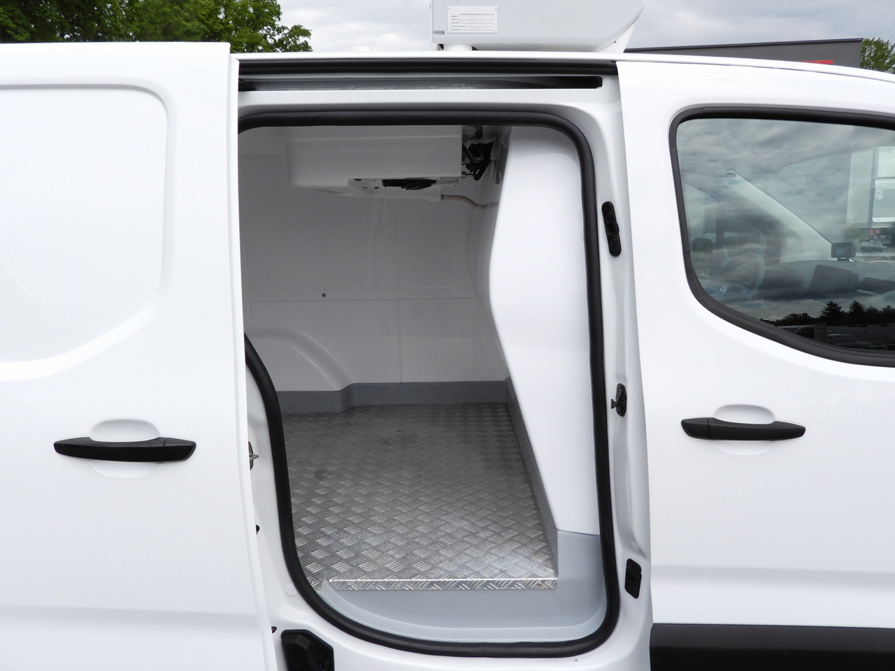 Carrinha frigorífica TOYOTA PROACE CITY  REFRIGERATOR VAN -15*C POWER SUPPLY 230V CRUISE CONTROL AIR CONDITIONING  100HP: foto 20