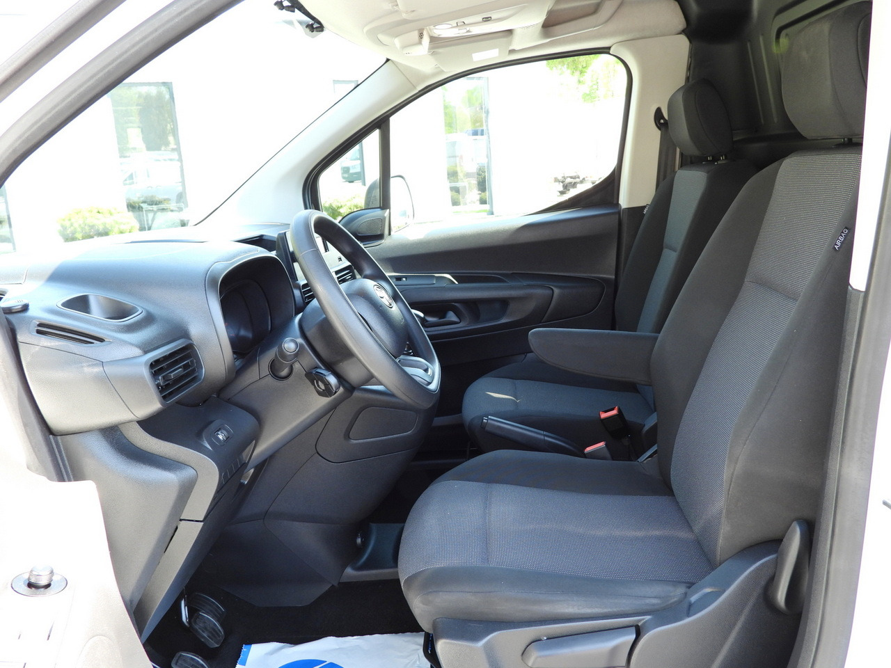 Carrinha frigorífica TOYOTA PROACE CITY  REFRIGERATOR VAN -15*C POWER SUPPLY 230V CRUISE CONTROL AIR CONDITIONING  100HP: foto 26