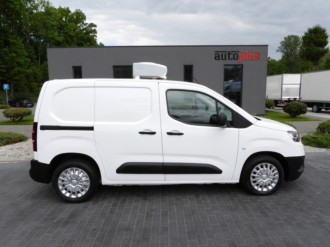 Carrinha frigorífica TOYOTA PROACE CITY  REFRIGERATOR VAN -15*C POWER SUPPLY 230V CRUISE CONTROL AIR CONDITIONING  100HP: foto 7