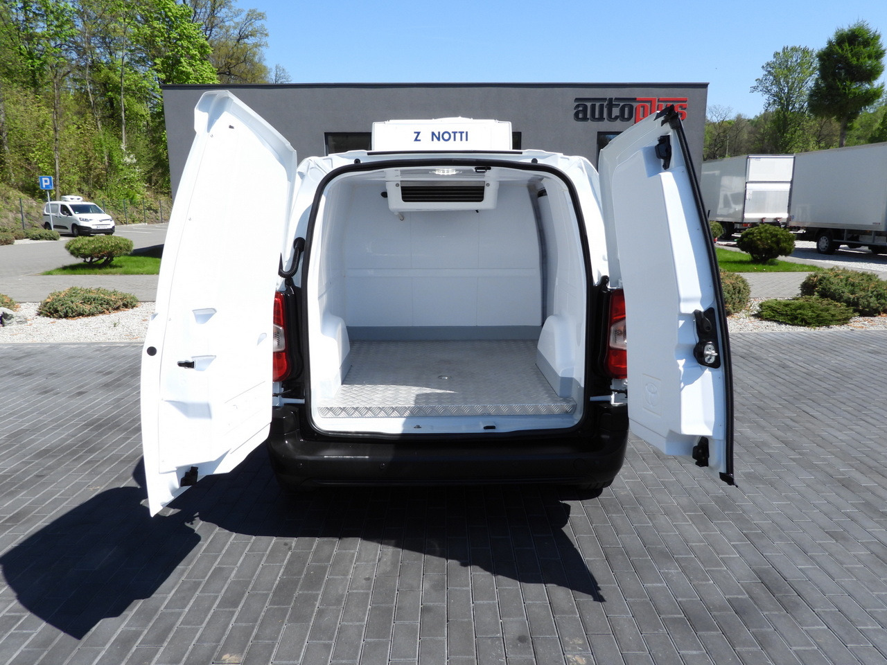 Carrinha frigorífica TOYOTA PROACE CITY  REFRIGERATOR VAN -15*C POWER SUPPLY 230V CRUISE CONTROL AIR CONDITIONING  100HP: foto 12