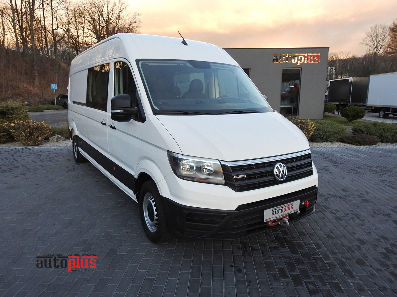 VOLKSWAGEN CRAFTER 4X4 4MOTION BOX DELIVERY VAN 7 SEATS AIR CONDITIONING 140HP - Furgão: foto 1 VOLKSWAGEN CRAFTER 4X4 4MOTION BOX DELIVERY VAN 7 SEATS AIR CONDITIONING 140HP - Furgão: foto 1