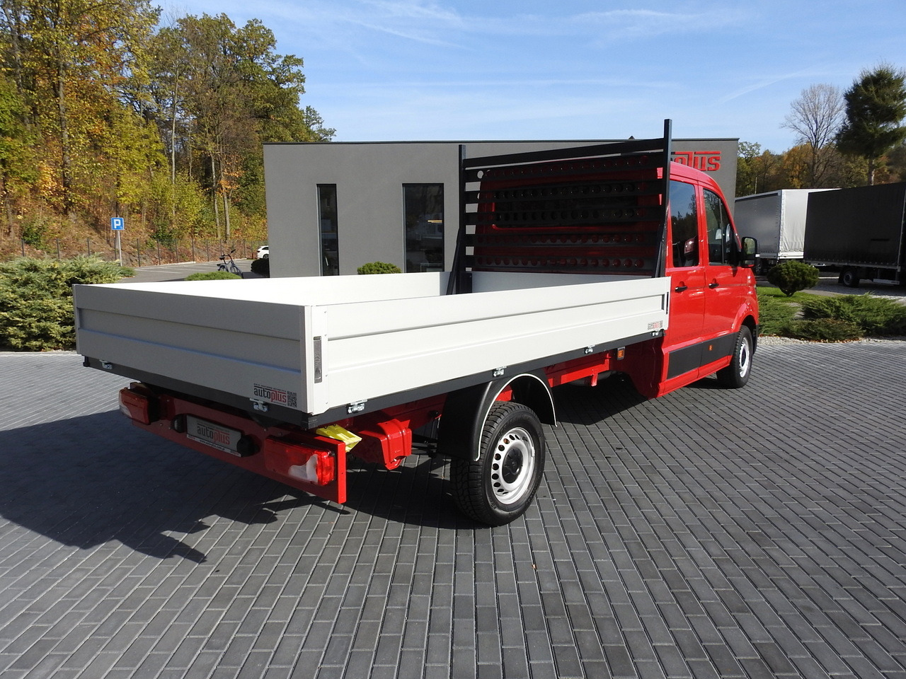 VOLKSWAGEN CRAFTER STAKE BODY DOUBLE CABIN DOKA 7 SEATS AIR CONDITIONING 140HP - Carrinha cabine dupla: foto 3 VOLKSWAGEN CRAFTER STAKE BODY DOUBLE CABIN DOKA 7 SEATS AIR CONDITIONING 140HP - Carrinha cabine dupla: foto 3