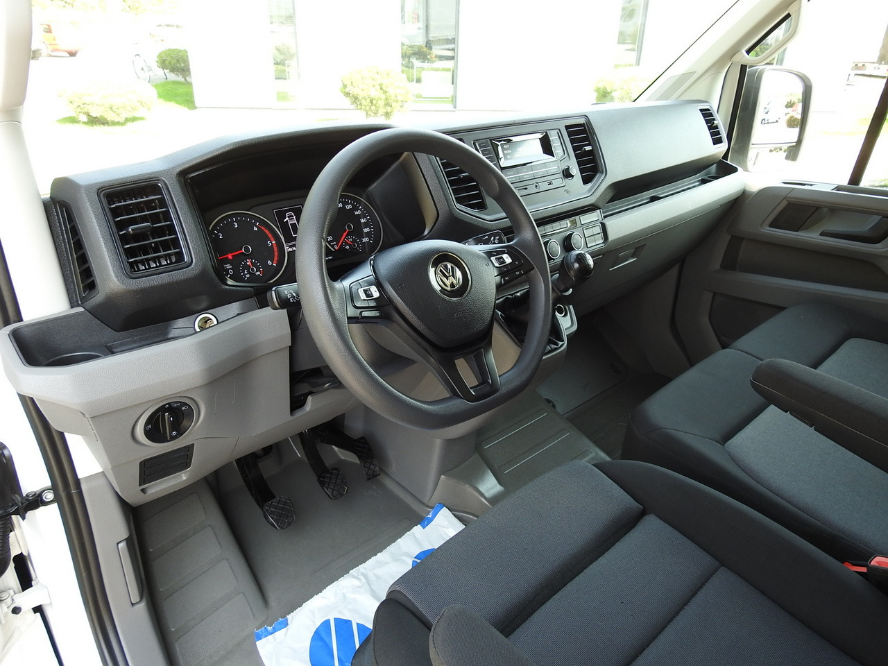 VOLKSWAGEN CRAFTER TARPAULIN 10 PALLETS WEBASTO CRUISE CONTROL AIR CONDITIONING LED LIGHTS 180HP - Carrinha de lona: foto 2 VOLKSWAGEN CRAFTER TARPAULIN 10 PALLETS WEBASTO CRUISE CONTROL AIR CONDITIONING LED LIGHTS 180HP - Carrinha de lona: foto 2