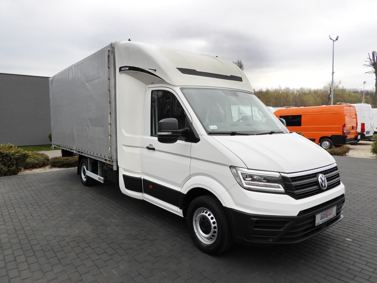 VOLKSWAGEN CRAFTER TARPAULIN 10 PALLETS WEBASTO CRUISE CONTROL LED LIGHTS 180HP - Carrinha de lona: foto 4 VOLKSWAGEN CRAFTER TARPAULIN 10 PALLETS WEBASTO CRUISE CONTROL LED LIGHTS 180HP - Carrinha de lona: foto 4