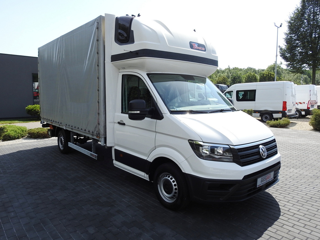 VOLKSWAGEN CRAFTER TARPAULIN LIFT 8 PALLETS WEBASTO CRUISE CONTROL  180HP - Carrinha de lona: foto 4 VOLKSWAGEN CRAFTER TARPAULIN LIFT 8 PALLETS WEBASTO CRUISE CONTROL  180HP - Carrinha de lona: foto 4