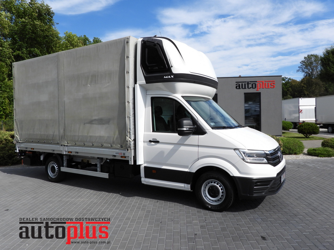 VOLKSWAGEN CRAFTER TARPAULIN LIFT 8 PALLETS WEBASTO CRUISE CONTROL LED LIGHTS AIR CONDITIONING  180HP - Carrinha de lona: foto 1 VOLKSWAGEN CRAFTER TARPAULIN LIFT 8 PALLETS WEBASTO CRUISE CONTROL LED LIGHTS AIR CONDITIONING  180HP - Carrinha de lona: foto 1