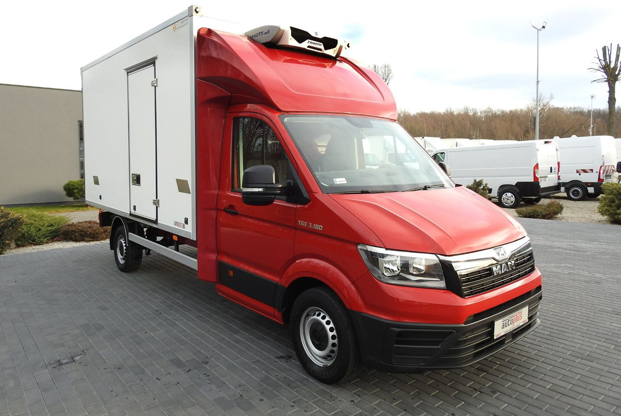 Volkswagen CRAFTER KÜHLKOFFER -5*C 8 PALETEN HEIZFUNKTION - Carrinha frigorífica: foto 4 Volkswagen CRAFTER KÜHLKOFFER -5*C 8 PALETEN HEIZFUNKTION - Carrinha frigorífica: foto 4
