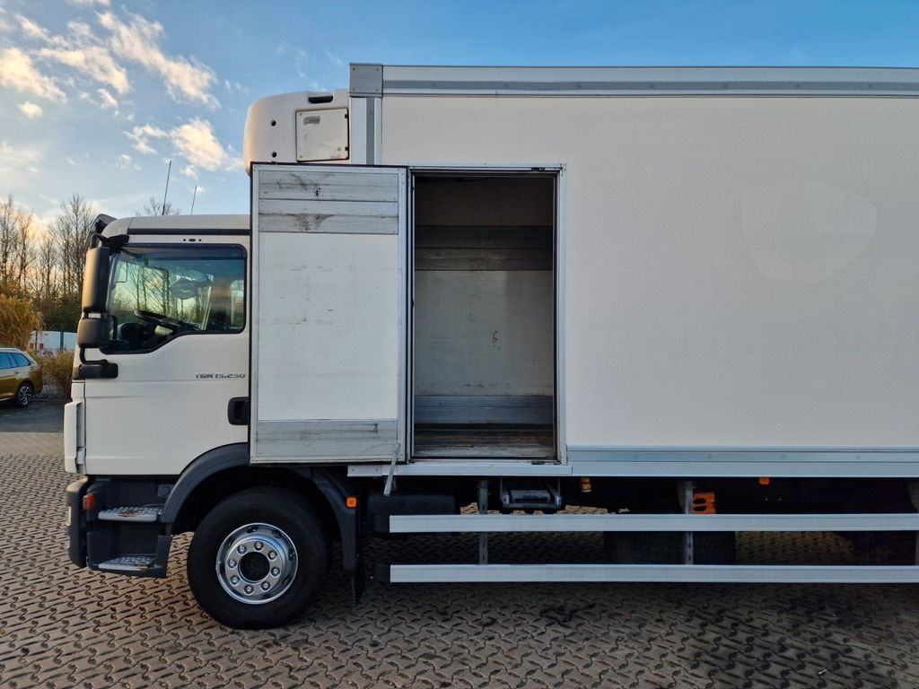 Camião frigorífico MAN TGM 15.250 4X2 BL / Ldbw /Triple Verdampfer: foto 9