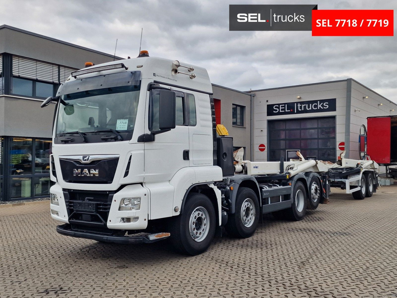 MAN TGS 35.500.8X2-6 BL / Silosteller / Lenkachse - Camião basculante: foto 1 MAN TGS 35.500.8X2-6 BL / Silosteller / Lenkachse - Camião basculante: foto 1