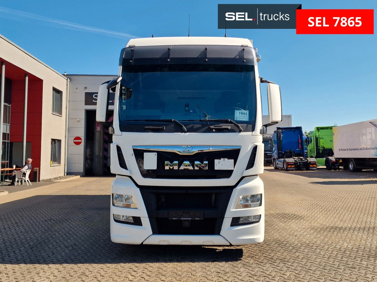 MAN TGX 24.400 6X2-2 LL-U / Intarder / Ldbw / Konvek - Camião furgão: foto 3 MAN TGX 24.400 6X2-2 LL-U / Intarder / Ldbw / Konvek - Camião furgão: foto 3