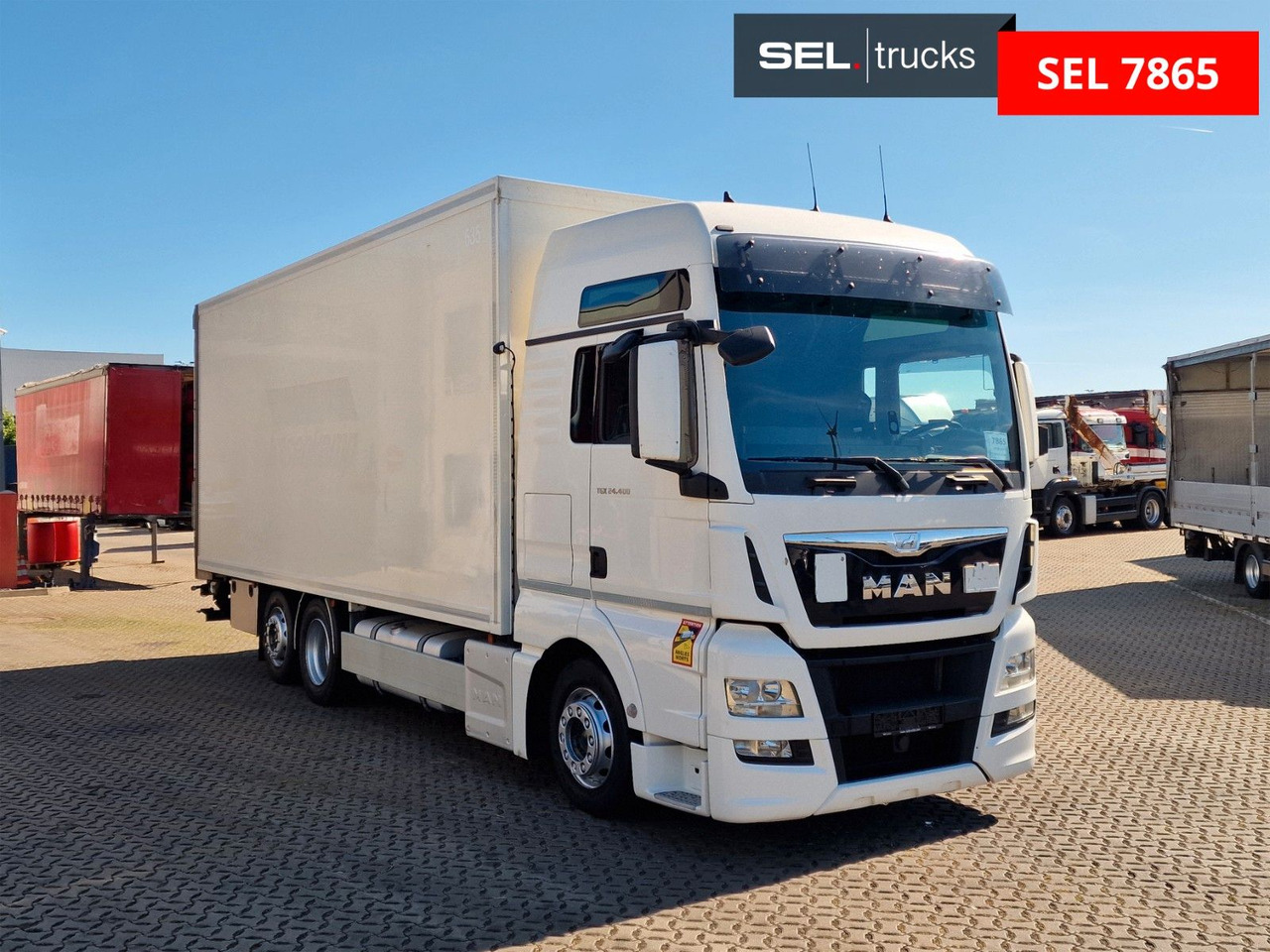 MAN TGX 24.400 6X2-2 LL-U / Intarder / Ldbw / Konvek - Camião furgão: foto 4 MAN TGX 24.400 6X2-2 LL-U / Intarder / Ldbw / Konvek - Camião furgão: foto 4