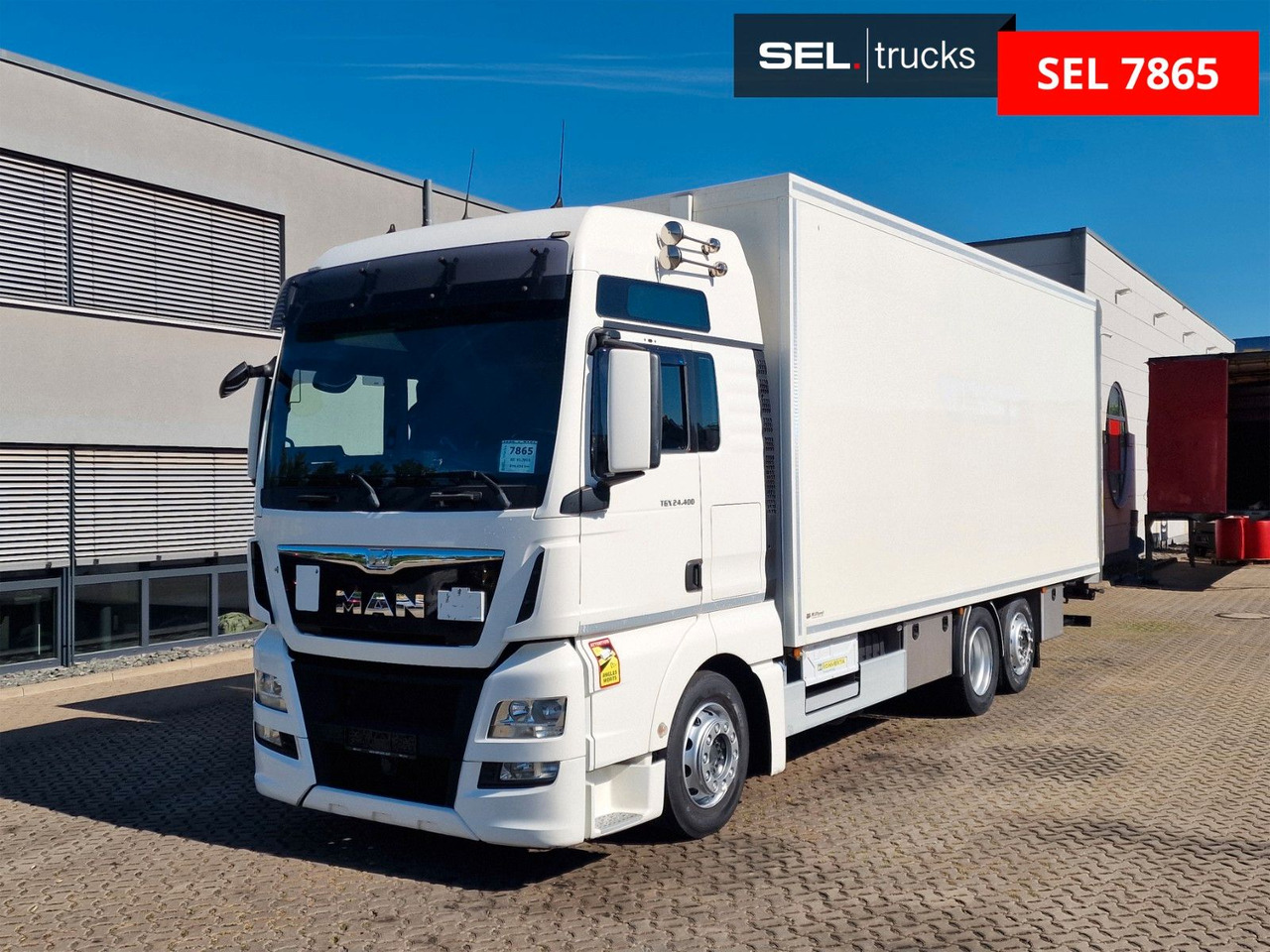 MAN TGX 24.400 6X2-2 LL-U / Intarder / Ldbw / Konvek - Camião furgão: foto 2 MAN TGX 24.400 6X2-2 LL-U / Intarder / Ldbw / Konvek - Camião furgão: foto 2