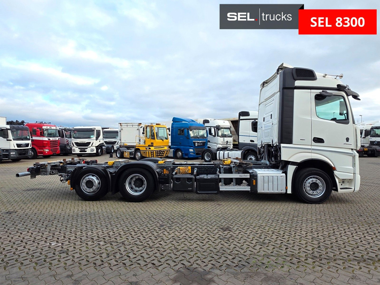 Mercedes-Benz Actros 2545 /Retarder/2 Tanks/Xenon/Liftachse/6D - Camião transportador de contêineres/ Caixa móvel: foto 4 Mercedes-Benz Actros 2545 /Retarder/2 Tanks/Xenon/Liftachse/6D - Camião transportador de contêineres/ Caixa móvel: foto 4