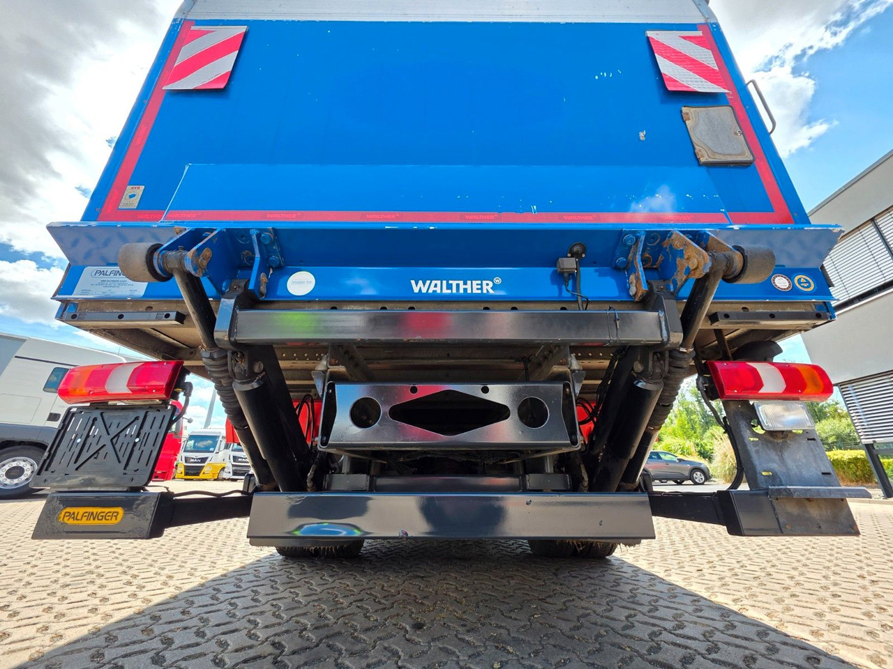 Camião furgão Mercedes-Benz Atego 1218 / Ladebordwand: foto 25 Camião furgão Mercedes-Benz Atego 1218 / Ladebordwand: foto 25