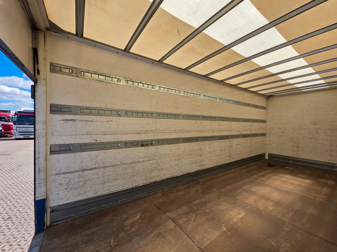 Camião furgão Mercedes-Benz Atego 1218 / Ladebordwand: foto 13 Camião furgão Mercedes-Benz Atego 1218 / Ladebordwand: foto 13