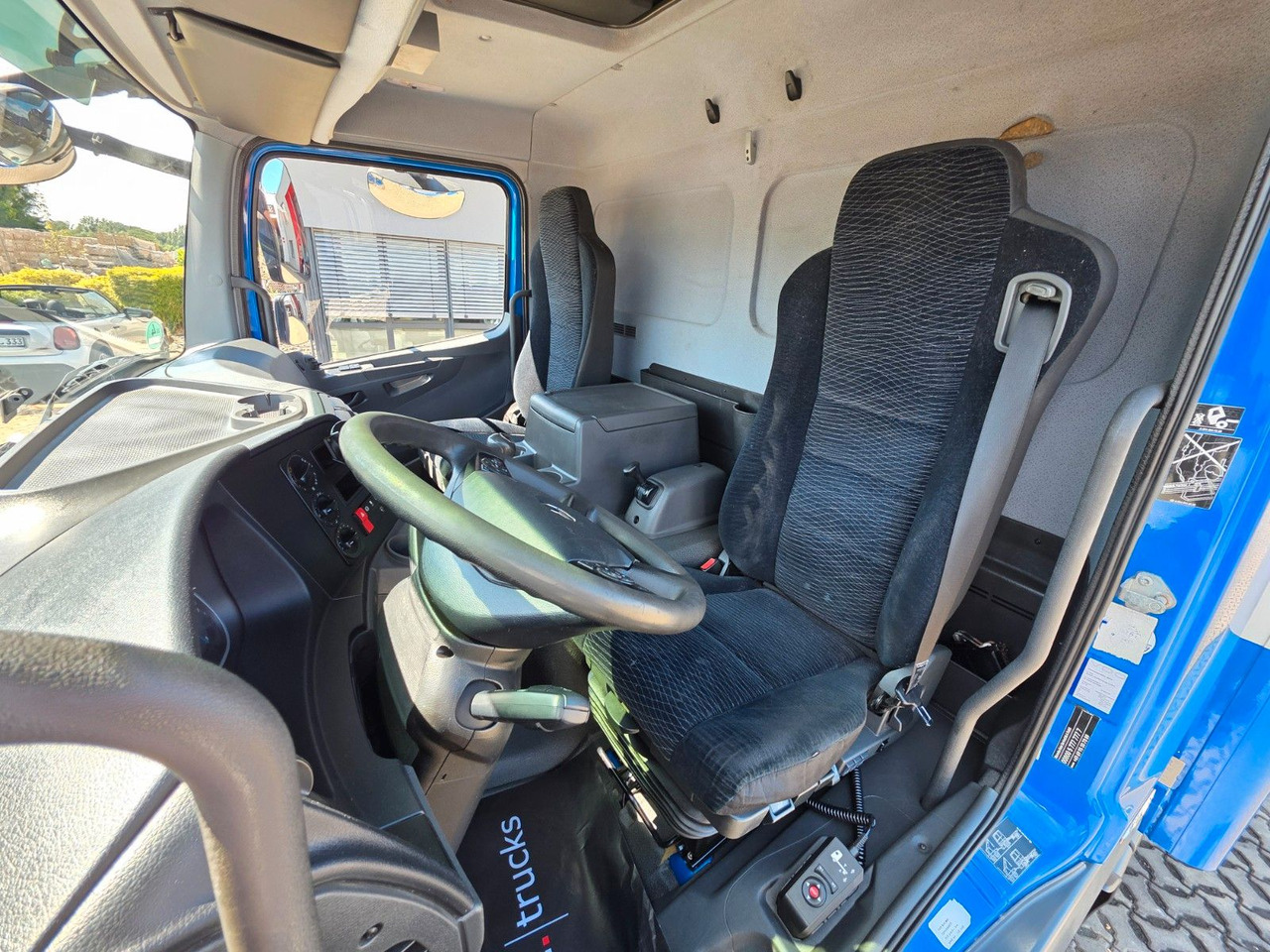 Camião furgão Mercedes-Benz Atego 1218 / Ladebordwand: foto 34 Camião furgão Mercedes-Benz Atego 1218 / Ladebordwand: foto 34