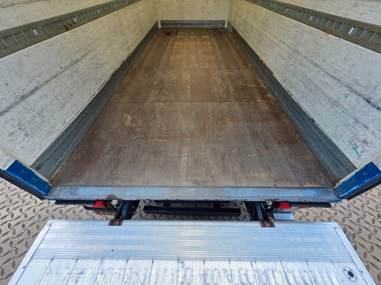 Camião furgão Mercedes-Benz Atego 1218 / Ladebordwand: foto 12 Camião furgão Mercedes-Benz Atego 1218 / Ladebordwand: foto 12