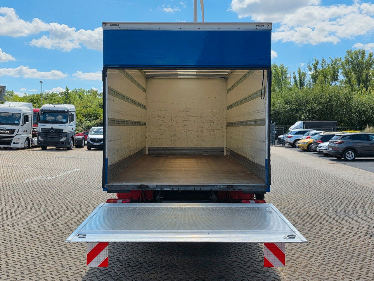Camião furgão Mercedes-Benz Atego 1218 / Ladebordwand: foto 9 Camião furgão Mercedes-Benz Atego 1218 / Ladebordwand: foto 9
