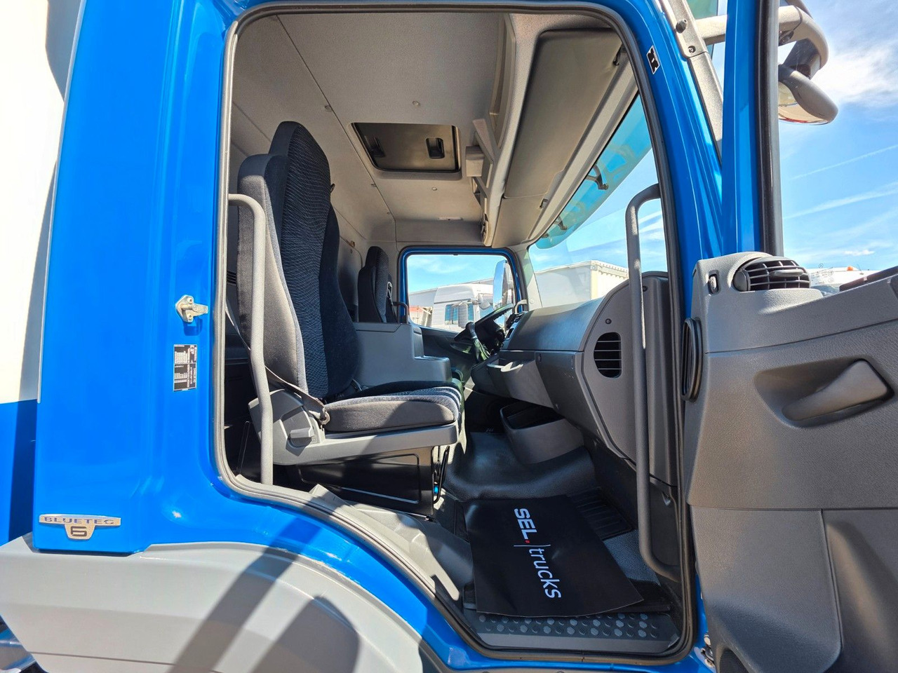 Camião furgão Mercedes-Benz Atego 1218 / Ladebordwand: foto 35 Camião furgão Mercedes-Benz Atego 1218 / Ladebordwand: foto 35