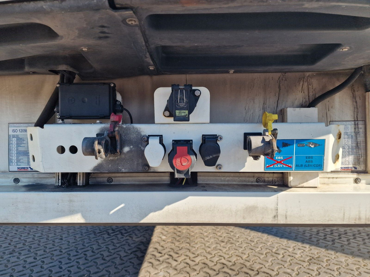 Semi-reboque frigorífico Schmitz Cargobull SKO 24/L - 13.4 FP 45 COOL / Rolltor: foto 17 Semi-reboque frigorífico Schmitz Cargobull SKO 24/L - 13.4 FP 45 COOL / Rolltor: foto 17