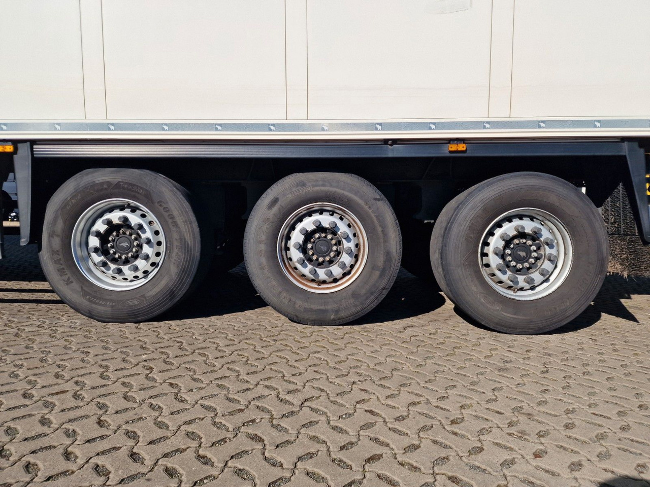 Semi-reboque frigorífico Schmitz Cargobull SKO 24/L - 13.4 FP 45 COOL / Rolltor: foto 21 Semi-reboque frigorífico Schmitz Cargobull SKO 24/L - 13.4 FP 45 COOL / Rolltor: foto 21