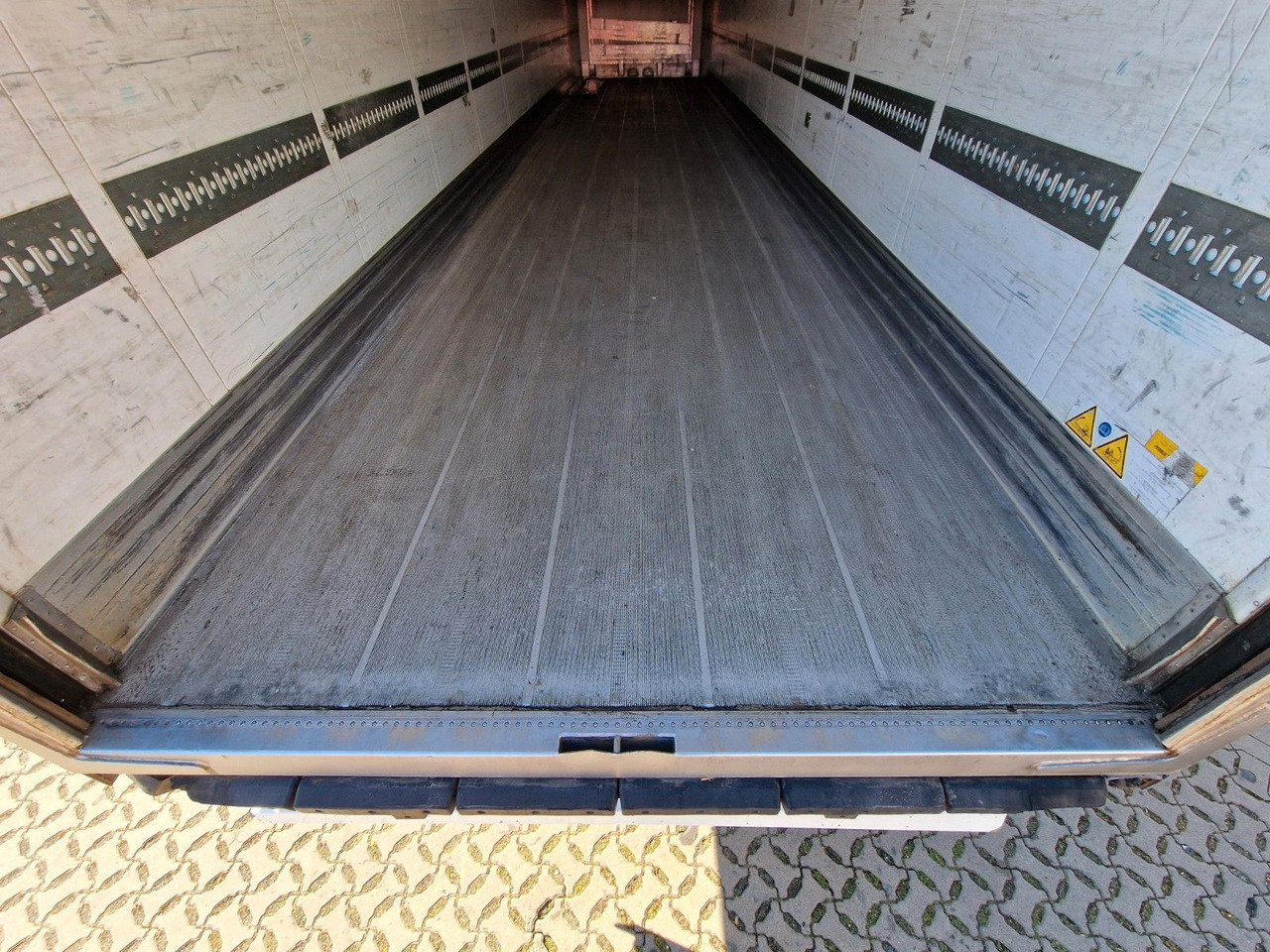 Semi-reboque frigorífico Schmitz Cargobull SKO 24/L - 13.4 FP 45 COOL / Rolltor: foto 13 Semi-reboque frigorífico Schmitz Cargobull SKO 24/L - 13.4 FP 45 COOL / Rolltor: foto 13