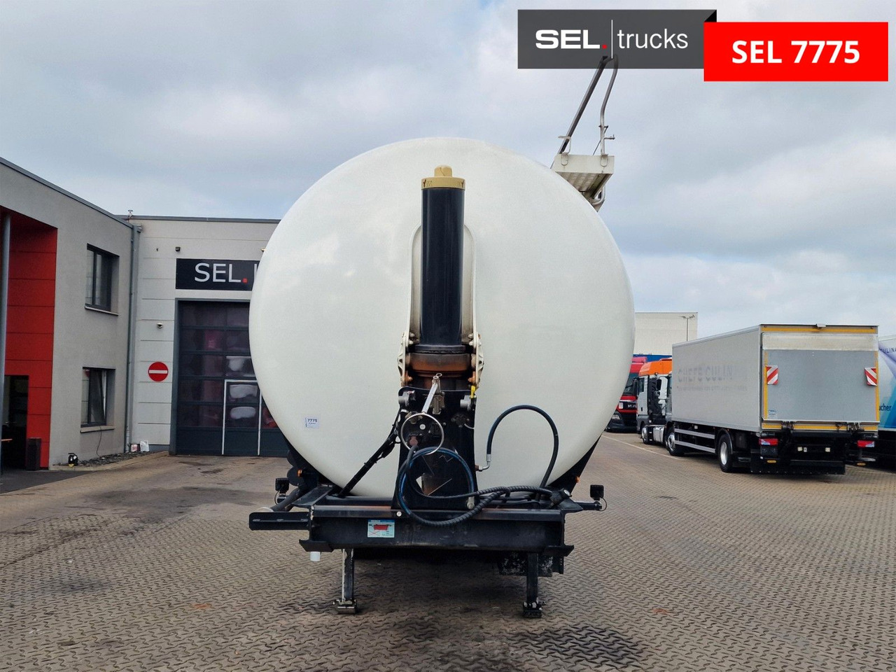 Spitzer SKS 27 / Kippsilo / 53.000 l / Liftachse - Semi-reboque silo: foto 2 Spitzer SKS 27 / Kippsilo / 53.000 l / Liftachse - Semi-reboque silo: foto 2